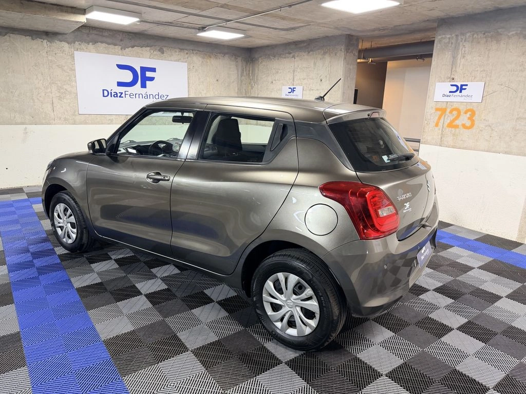 Suzuki Swift Gl año 2023
