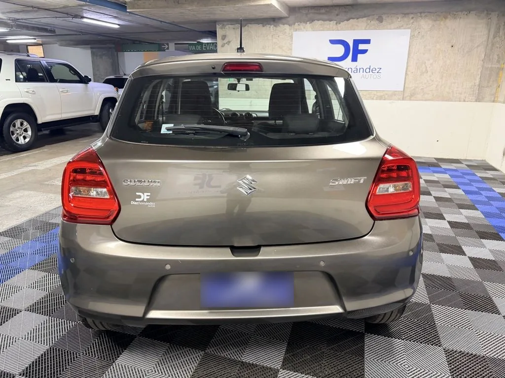 Suzuki Swift Gl año 2023