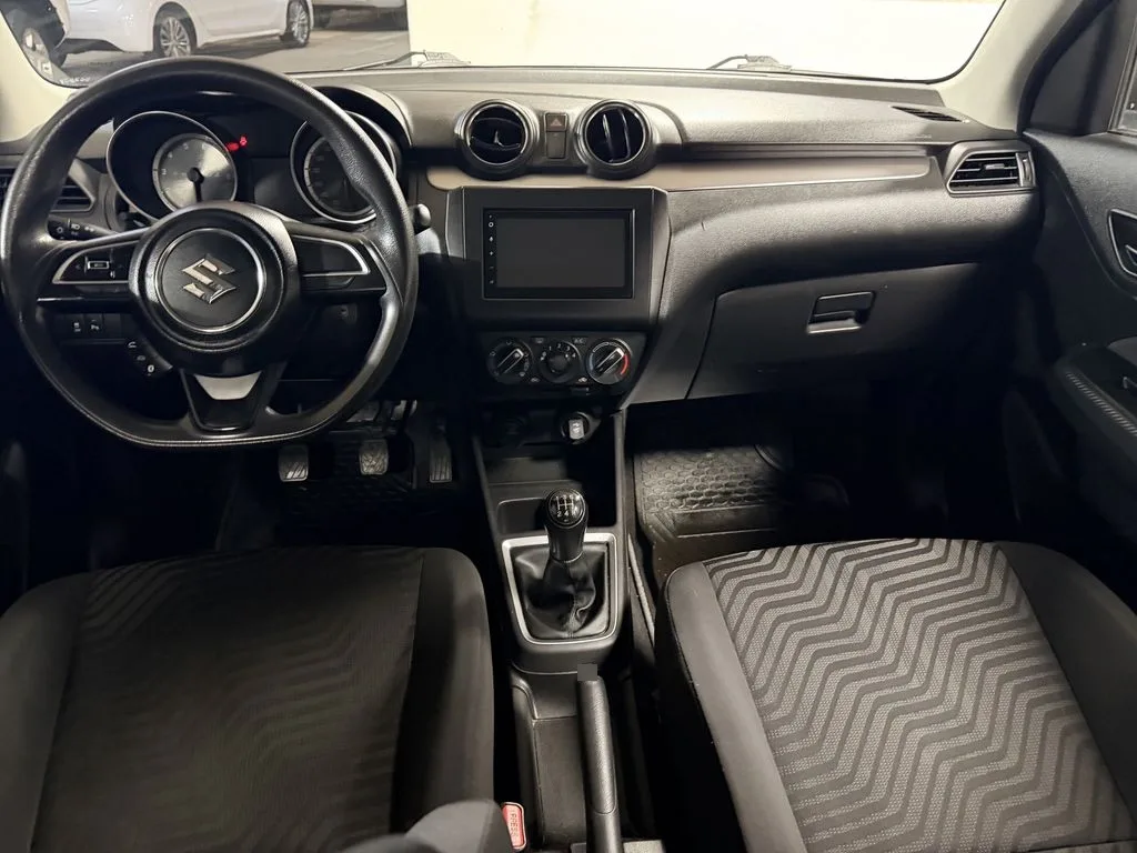 Suzuki Swift Gl año 2023