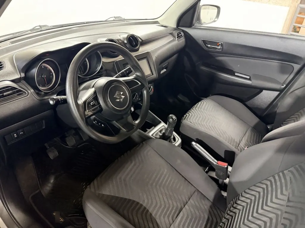 Suzuki Swift Gl año 2023