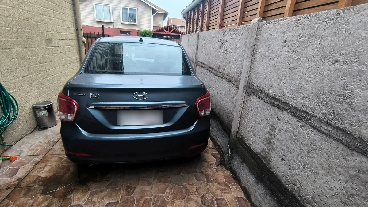 HYUNDAI I-10 1.2 Ba Sdn Gl 2ab Pe Mt año 2017