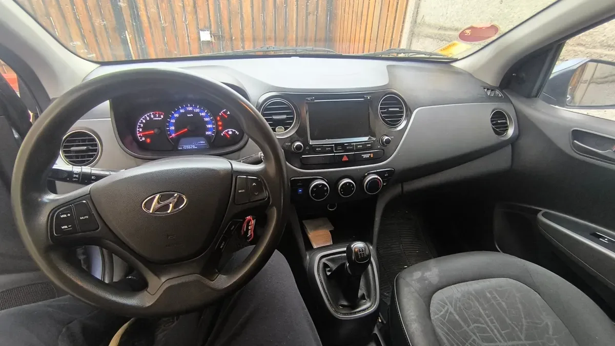 HYUNDAI I-10 1.2 Ba Sdn Gl 2ab Pe Mt año 2017