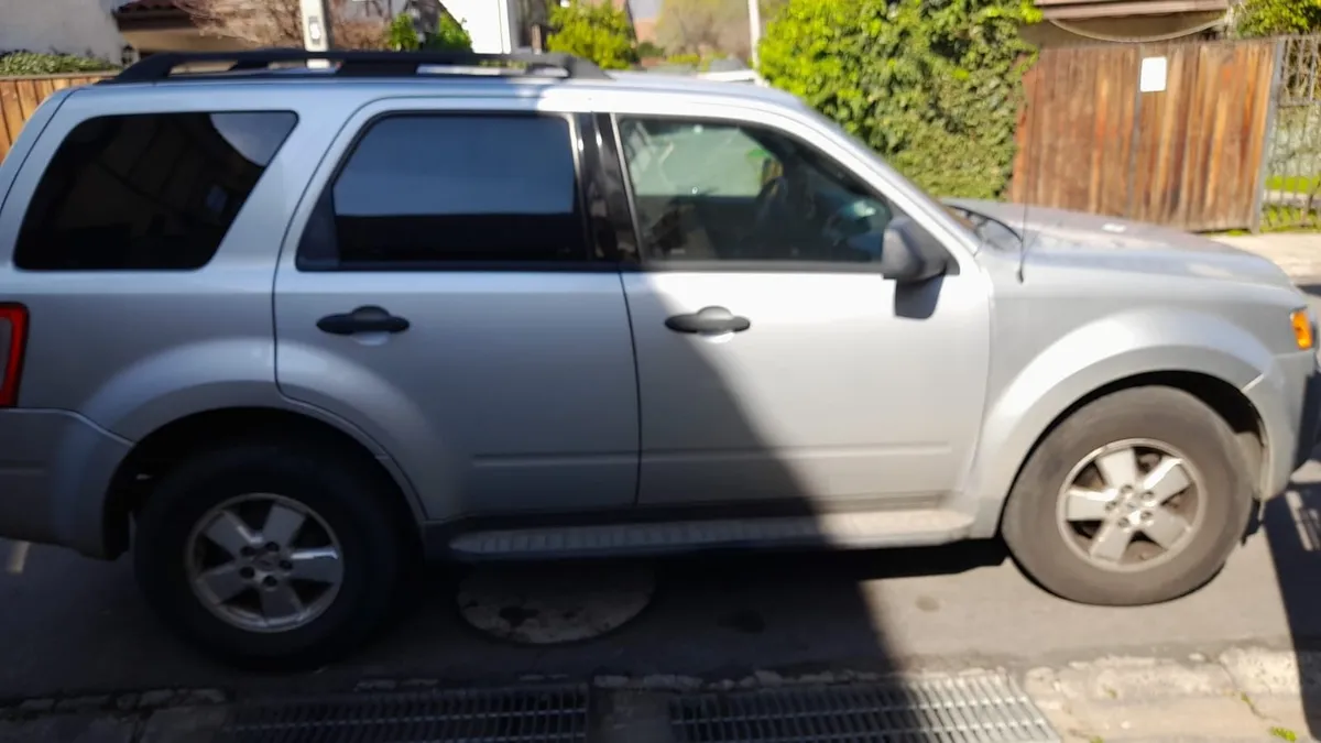 FORD ESCAPE 2.5 Xlt At 4x4 año 2011