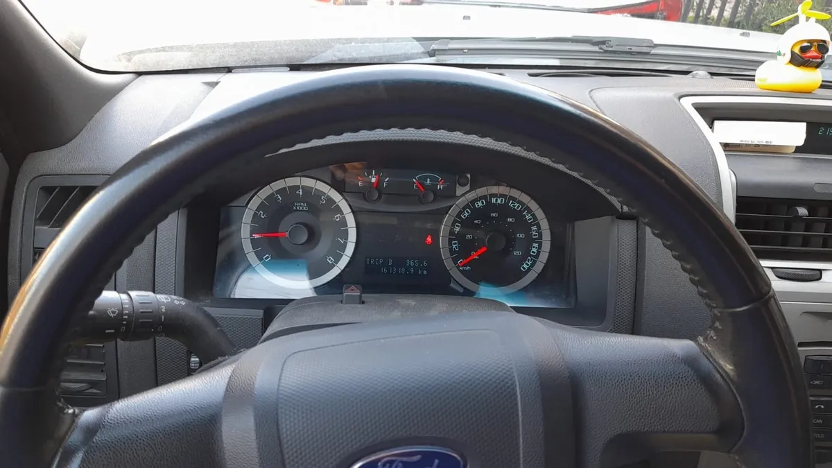 FORD ESCAPE 2.5 Xlt At 4x4 año 2011