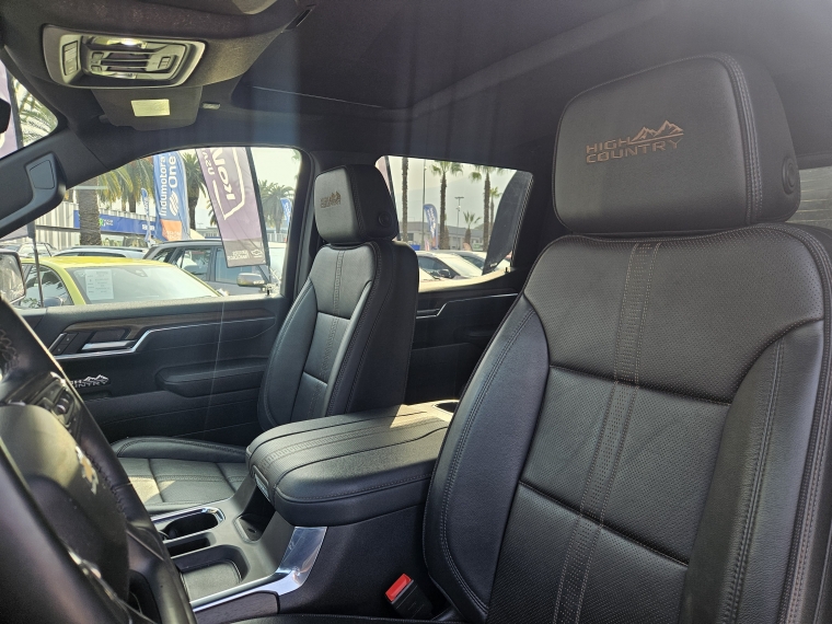 Chevrolet Silverado Silverado 3.0td Hc At 4wd año 2025