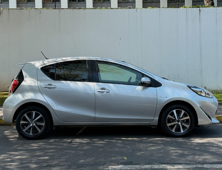 TOYOTA PRIUS 1.5 C At Hibrido año 2020