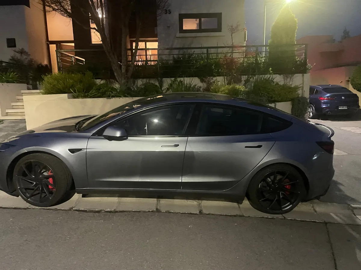 TESLA MODEL 3 0.0 Standard Range Plus At 4x4 Electrico año 2025