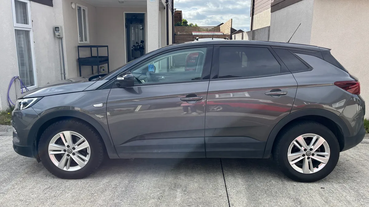 OPEL GRANDLAND X 1.2 X Editiont Mt año 2021