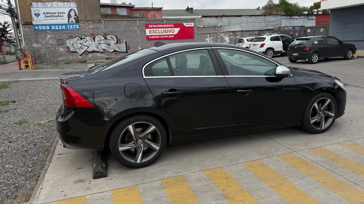 VOLVO S60 1.6 T4 R-Desing At año 2013