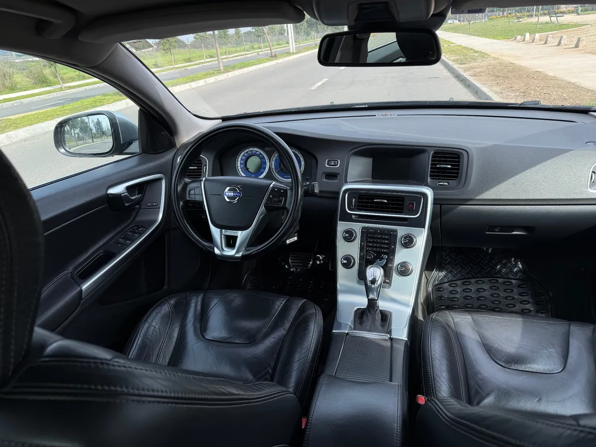 VOLVO S60 1.6 T4 R-Desing At año 2013