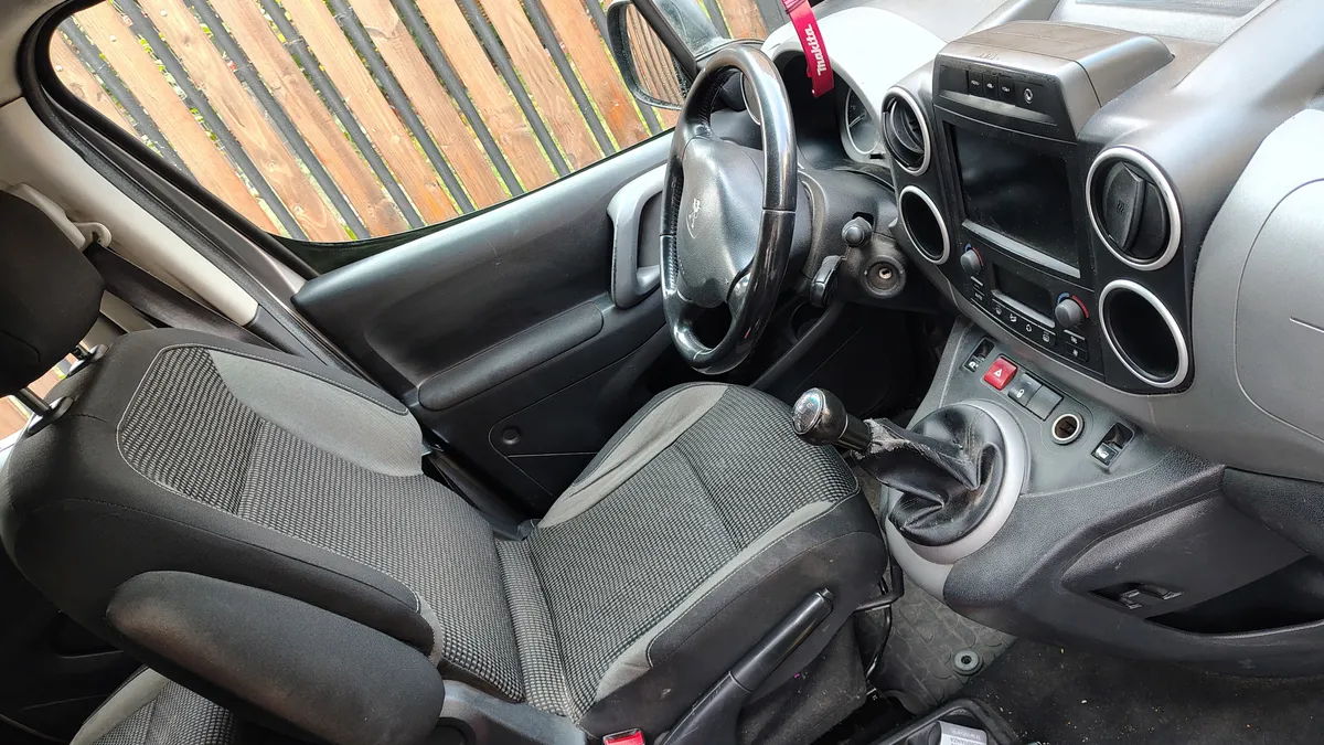 PEUGEOT TEPEE 1.6 Mi-Vie Allure Hdi 92hp 7p Mt Diesel año 2017