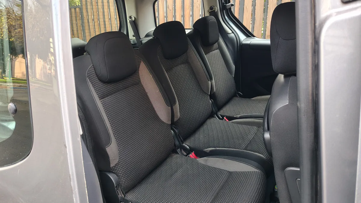 PEUGEOT TEPEE 1.6 Mi-Vie Allure Hdi 92hp 7p Mt Diesel año 2017