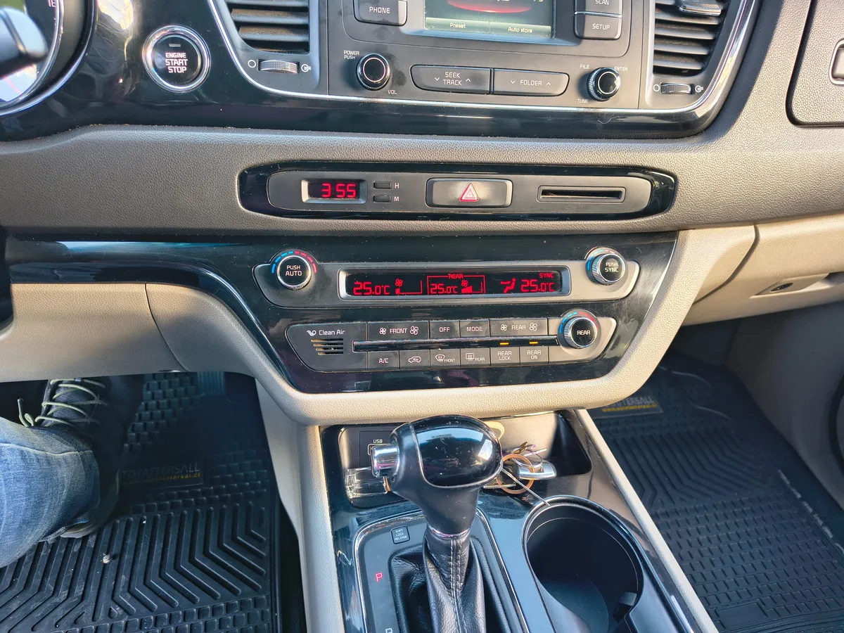 KIA MOTORS GRAND CARNIVAL Grand Carnival Ex 2.2 Dsl 6at Full año 2017