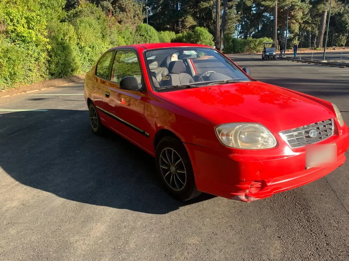 HYUNDAI ACCENT 1.6 Gls 16v Ac Mt 4x2 año 2005