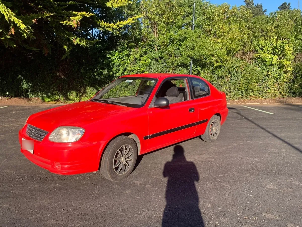 HYUNDAI ACCENT 1.6 Gls 16v Ac Mt 4x2 año 2005