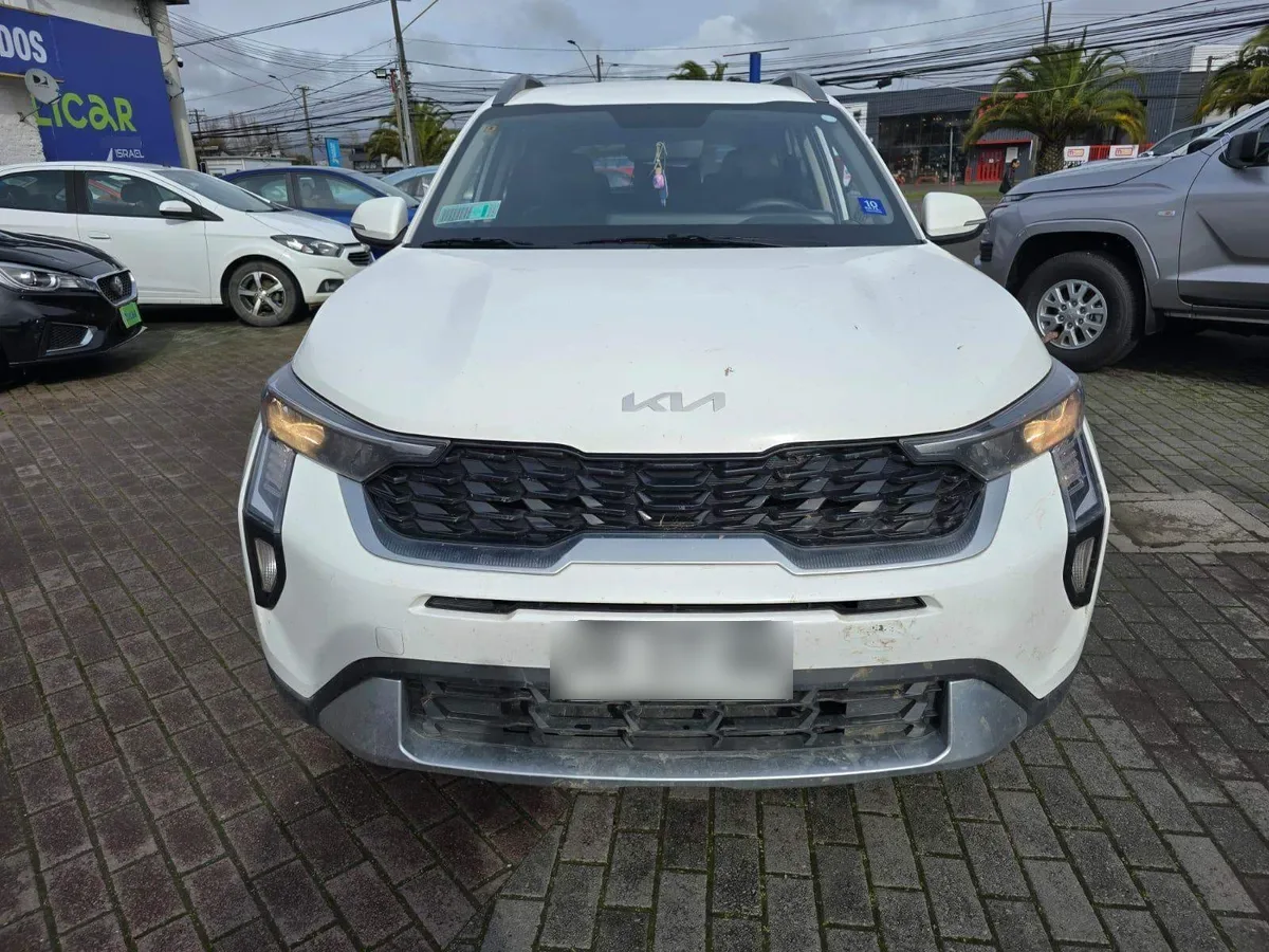 Kia Sonet 1.5 Ex 4x2 6mt 5p año 2025
