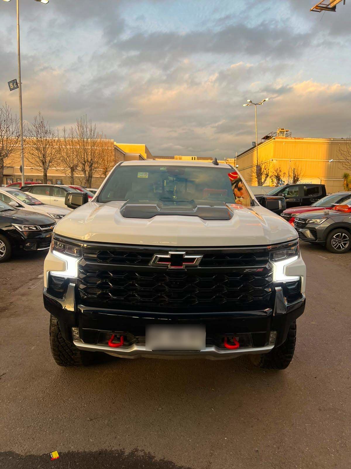 Chevrolet Silverado 6.2 Zr2 R 4x4 At 4p año 2025
