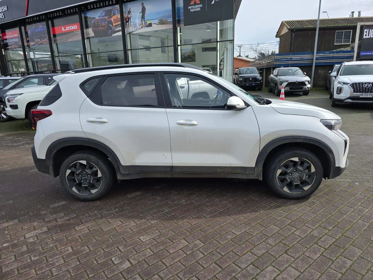 Kia Sonet 1.5 Ex 4x2 6mt 5p año 2025
