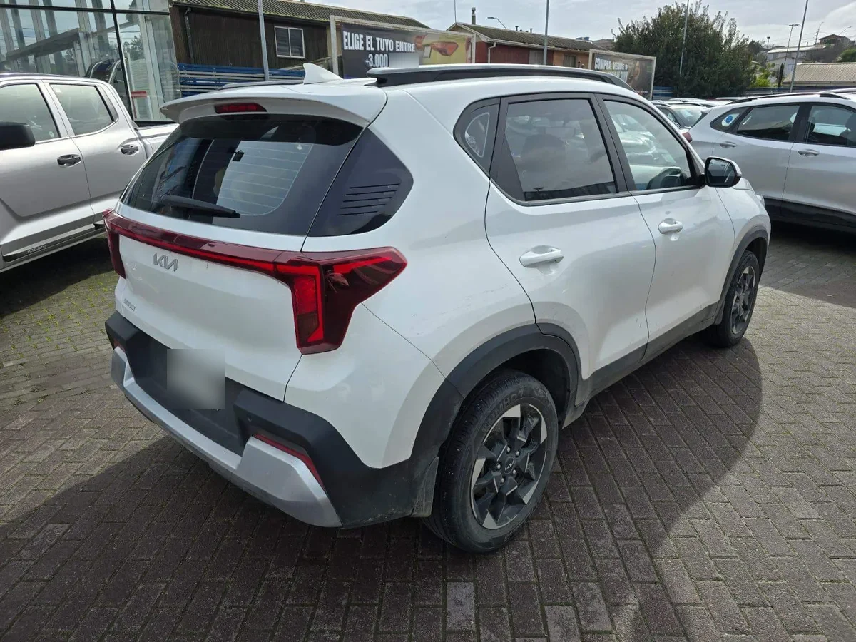 Kia Sonet 1.5 Ex 4x2 6mt 5p año 2025