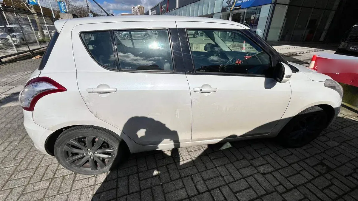 Suzuki Swift 1.2 Glx 4x2 Hb Ac At 5p año 2017