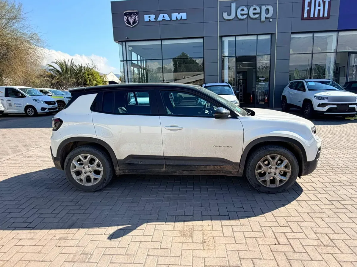 Jeep Avenger 1.2t Altitude 2wd Mt 5p año 2026
