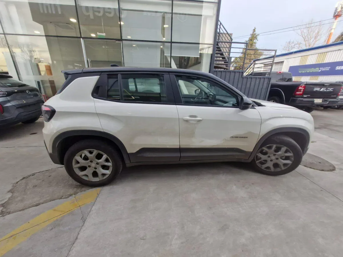 Jeep Avenger 1.2t Altitude 2wd Mt 5p año 2025