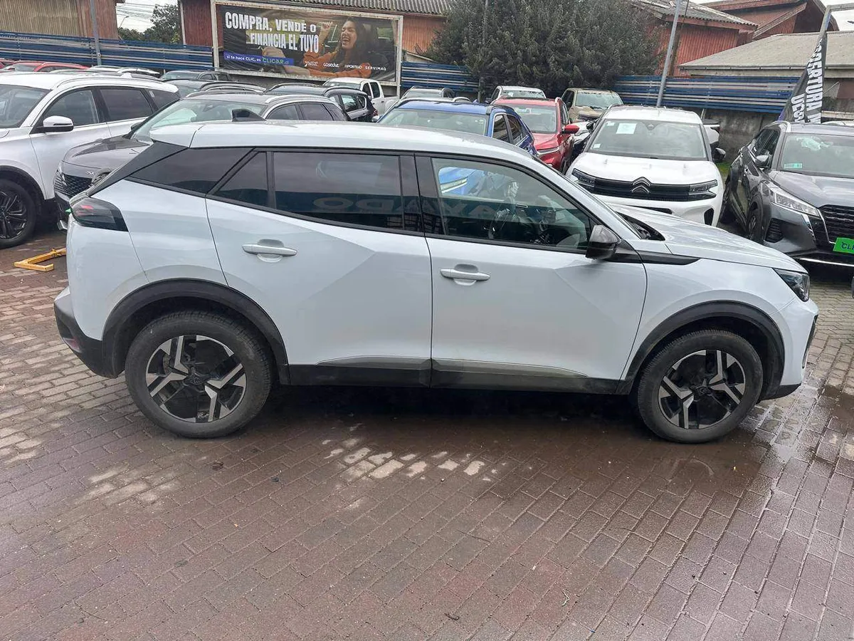 Peugeot 2008 1.2 Mca Allure Mhev 136hp 4x2 At 5p año 2026