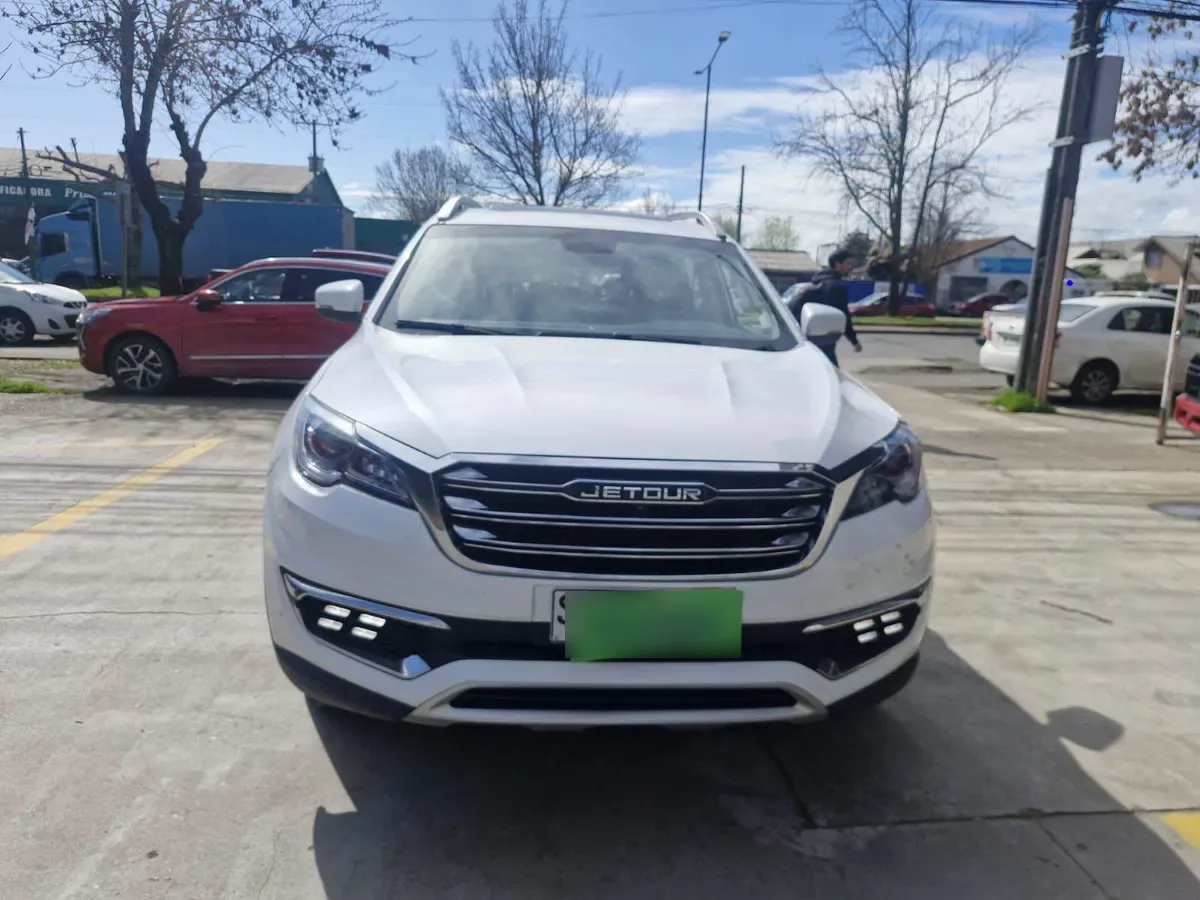 Jetour X70 1.5t Glx 4x2 At 5p año 2024