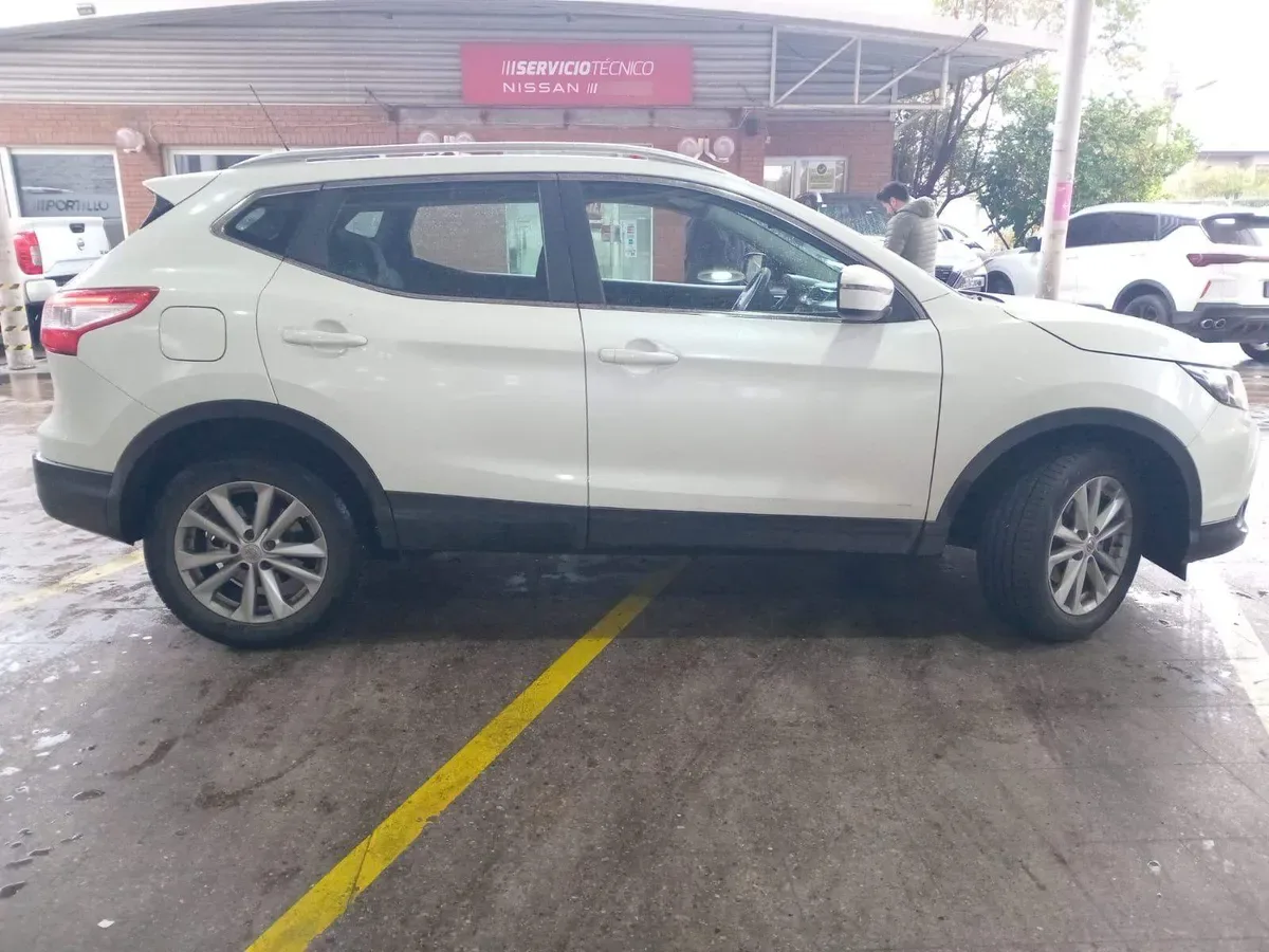 Nissan Qashqai 2.0 Sense 4x2 Mt 5p año 2017