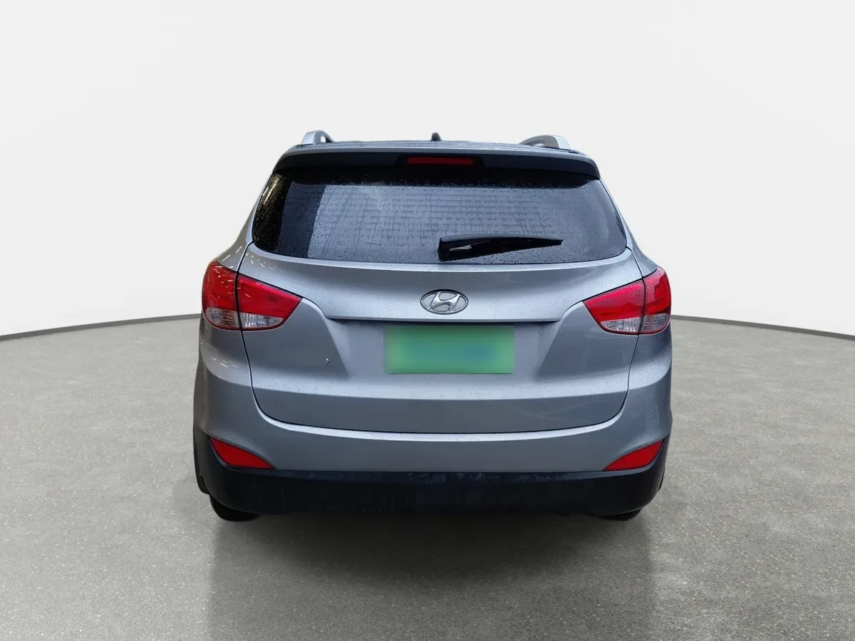 Hyundai Tucson 2.0 Gl 2wd Lm Pe Ac 2ab At 5p año 2016