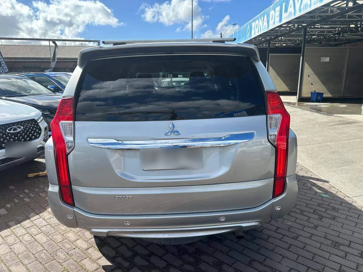 Mitsubishi Montero Sport 2.4 Diesel 4x4 Mt 5p año 2019