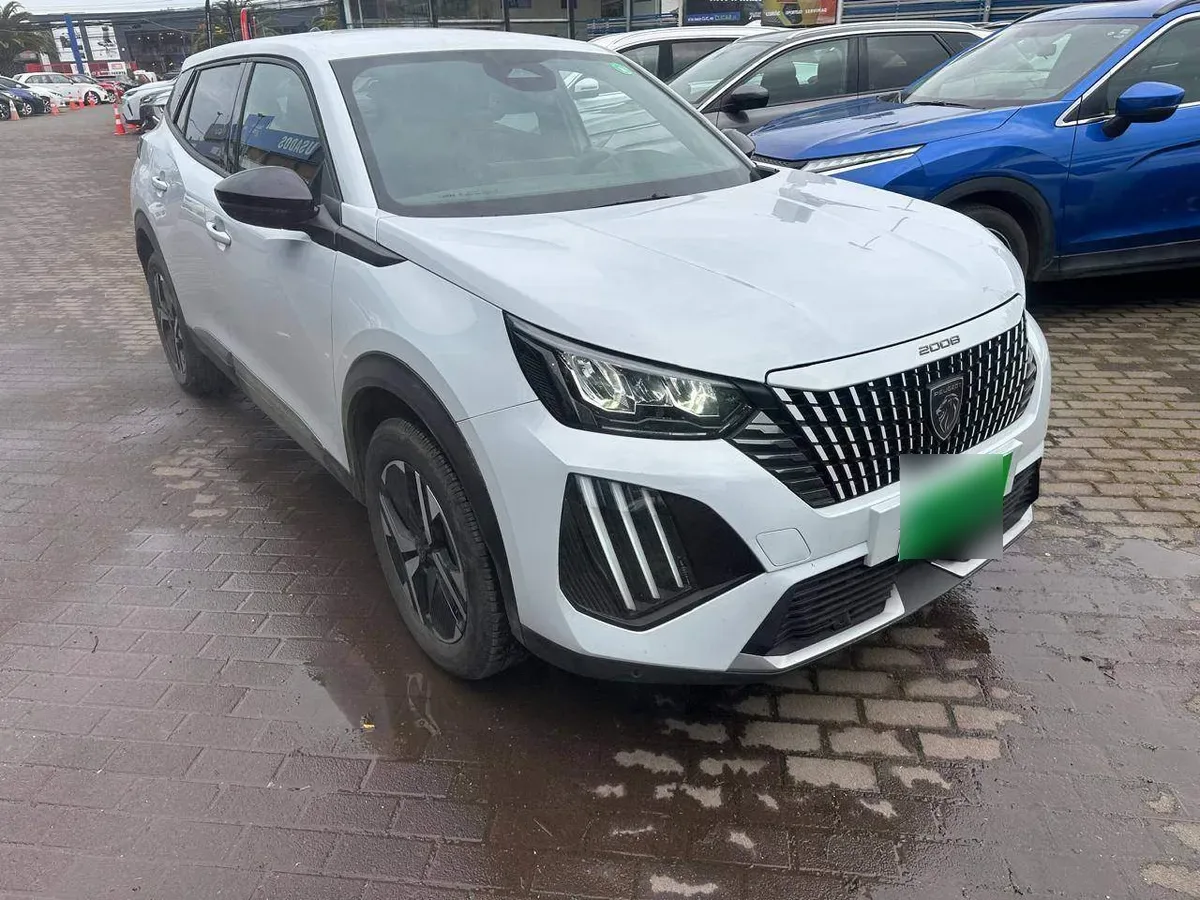 Peugeot 2008 1.2 Mca Allure Mhev 136hp 4x2 At 5p año 2026