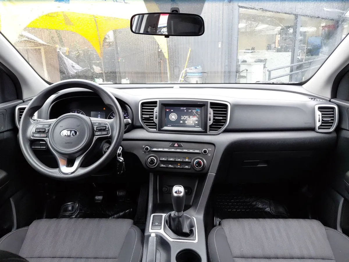 Kia Sportage 2.0 Lx 2wd Ac 6mt 5p año 2018