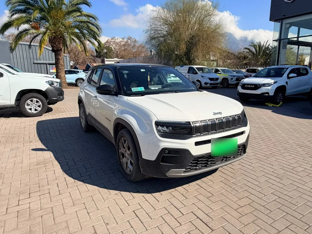 Jeep Avenger 1.2t Altitude 2wd Mt 5p año 2026