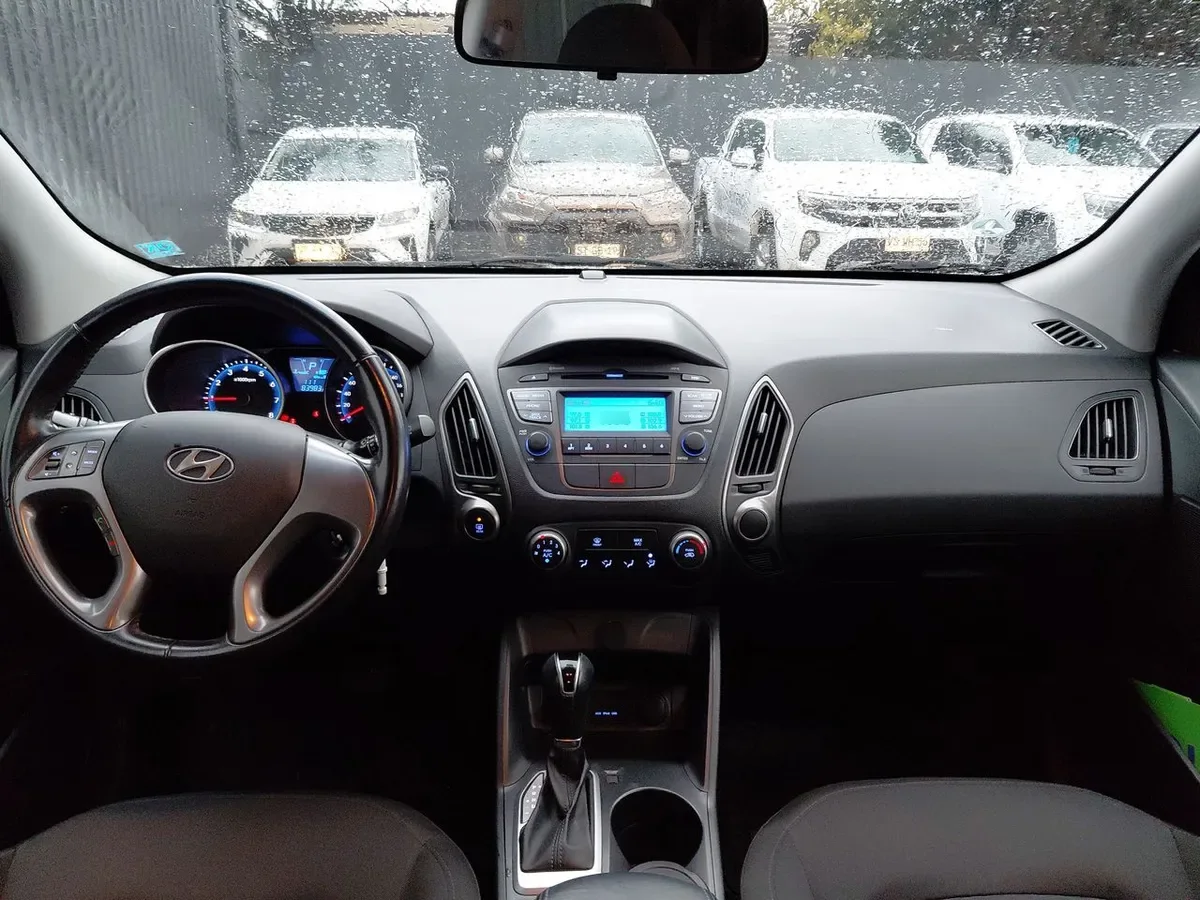 Hyundai Tucson 2.0 Gl 2wd Lm Pe Ac 2ab At 5p año 2016