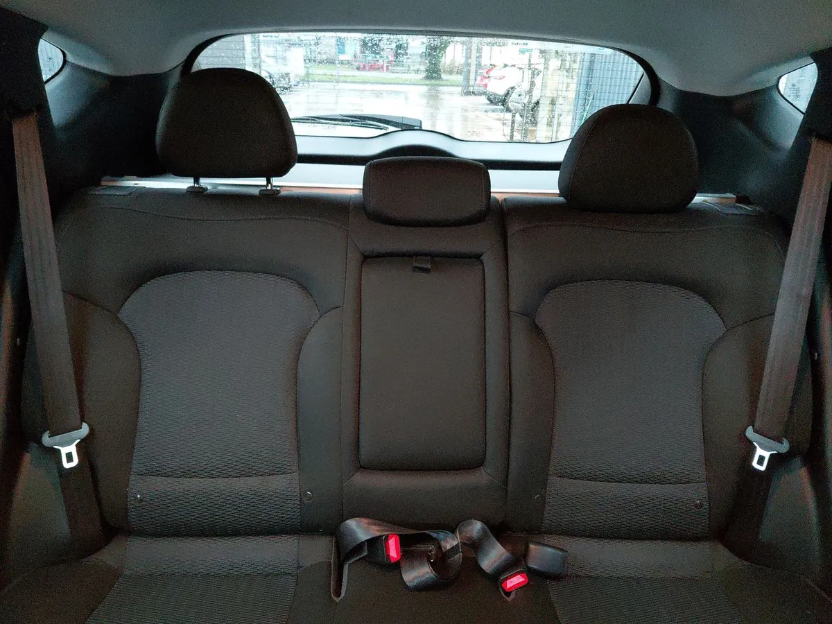 Hyundai Tucson 2.0 Gl 2wd Lm Pe Ac 2ab At 5p año 2016