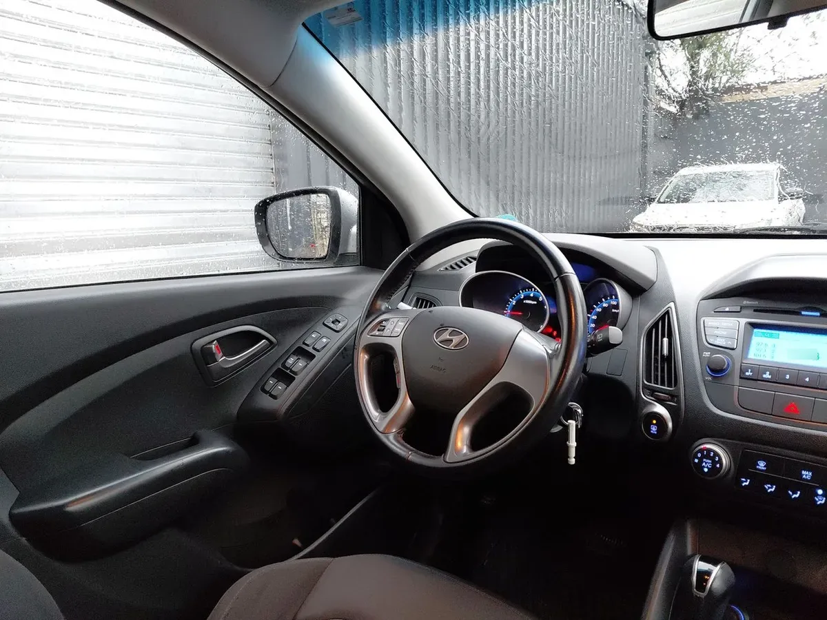 Hyundai Tucson 2.0 Gl 2wd Lm Pe Ac 2ab At 5p año 2016