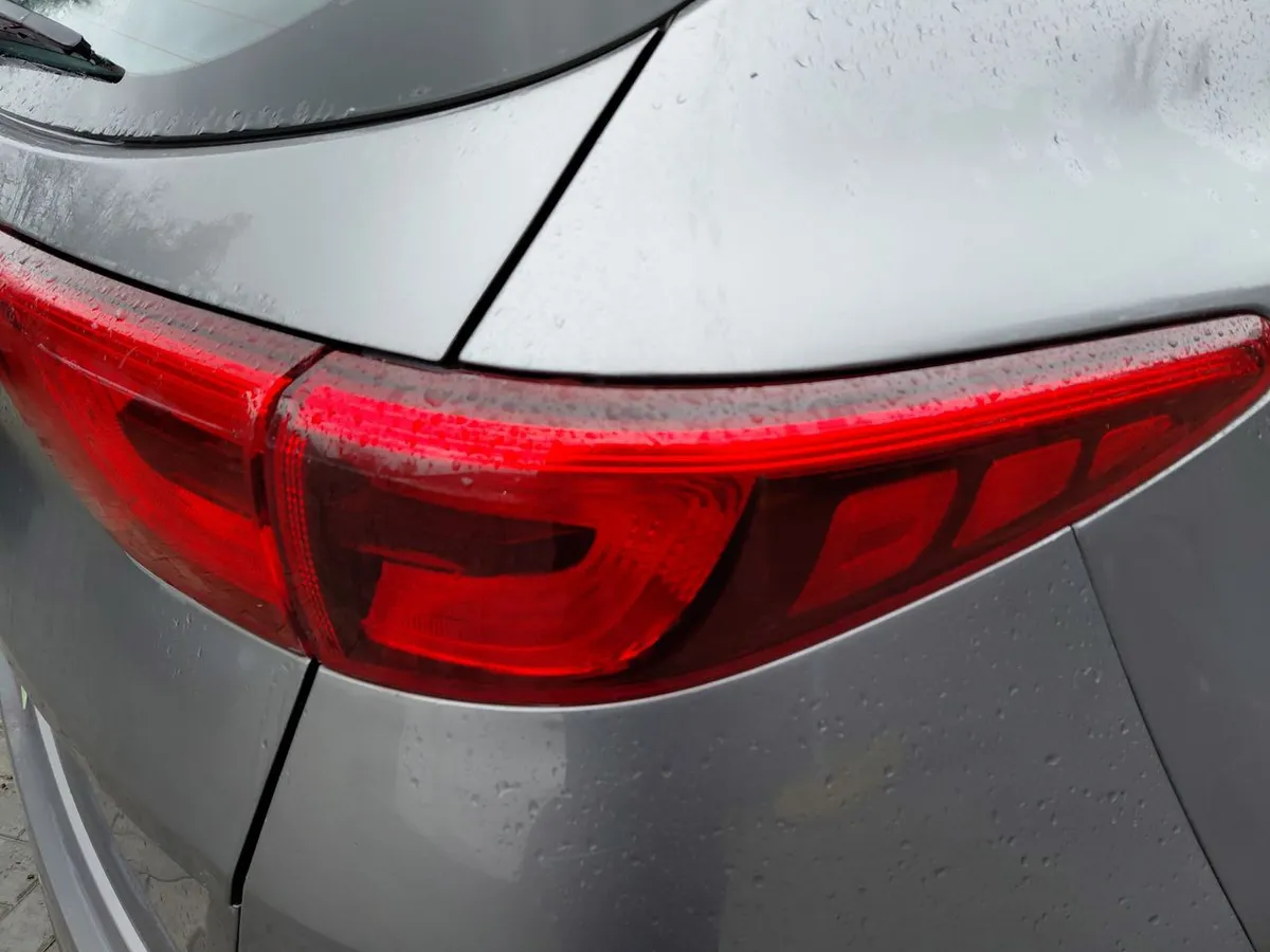 Kia Sportage 2.0 Lx 2wd Ac 6mt 5p año 2018