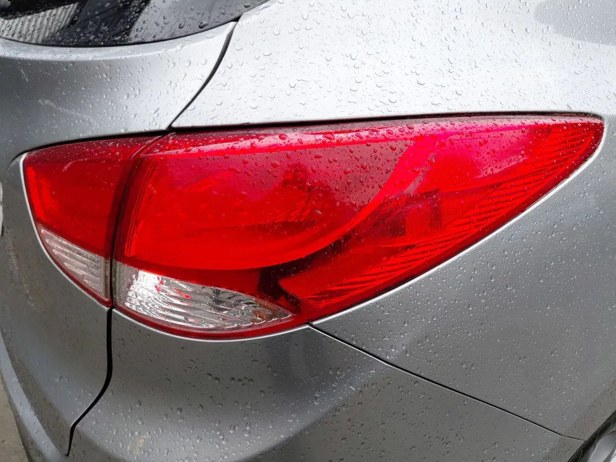 Hyundai Tucson 2.0 Gl 2wd Lm Pe Ac 2ab At 5p año 2016