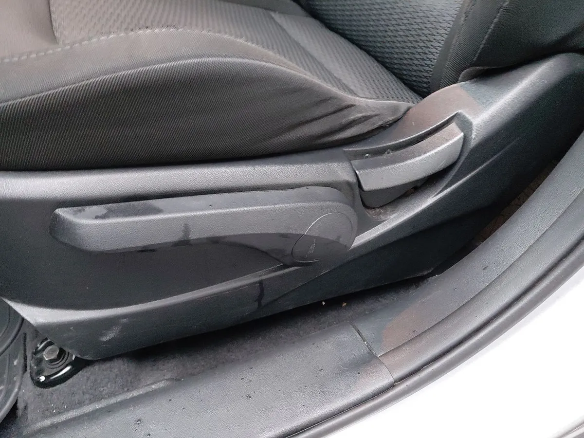 Hyundai Tucson 2.0 Gl 2wd Lm Pe Ac 2ab At 5p año 2016