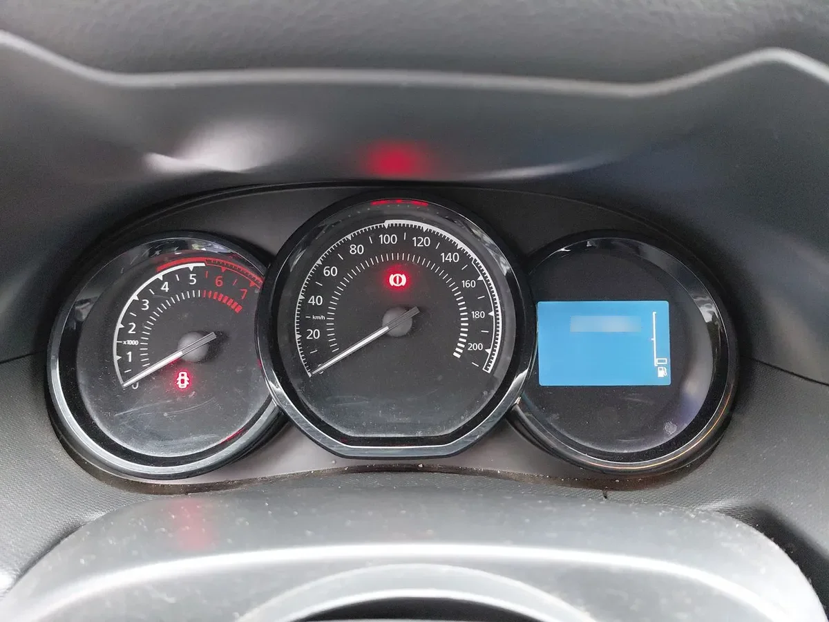 Renault Duster 1.6 Life 4x2 5mt 5p año 2019