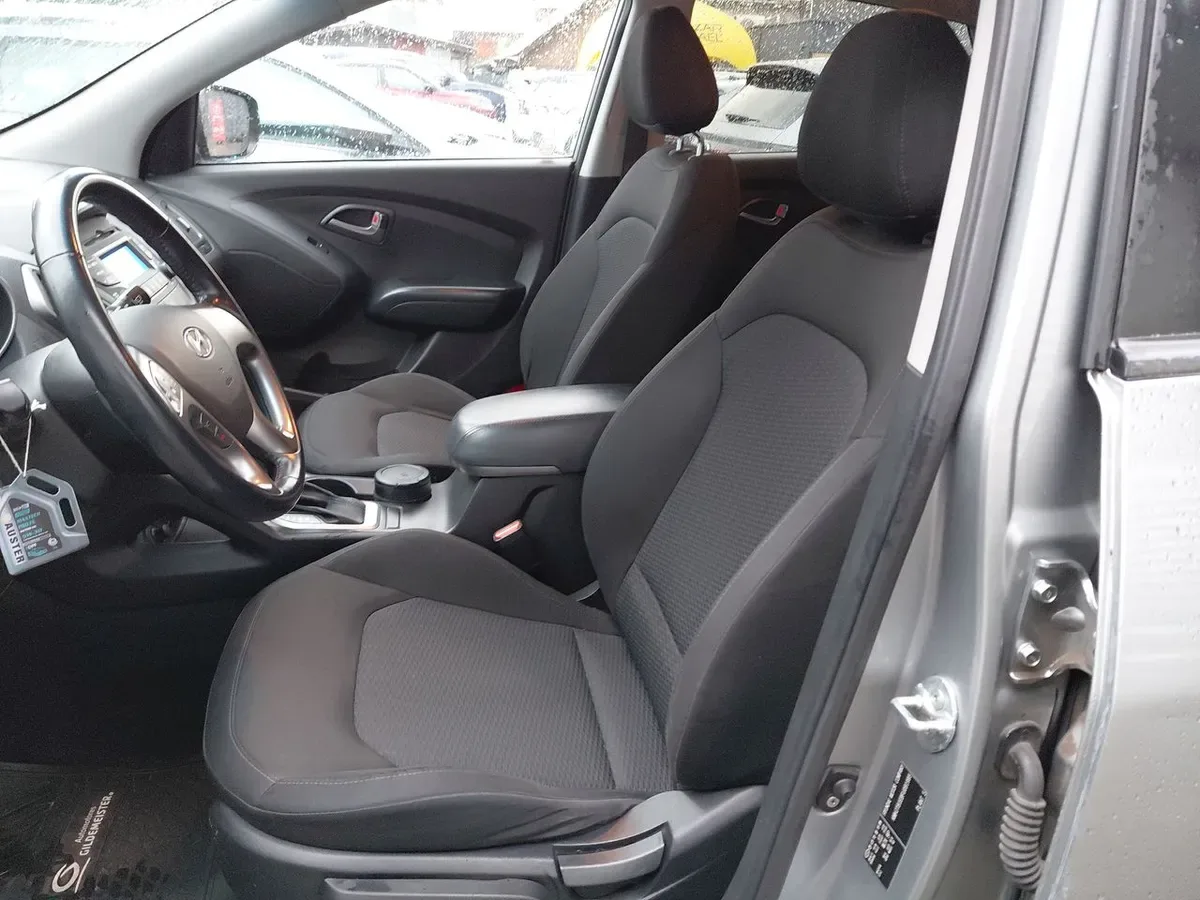 Hyundai Tucson 2.0 Gl 2wd Lm Pe Ac 2ab At 5p año 2016