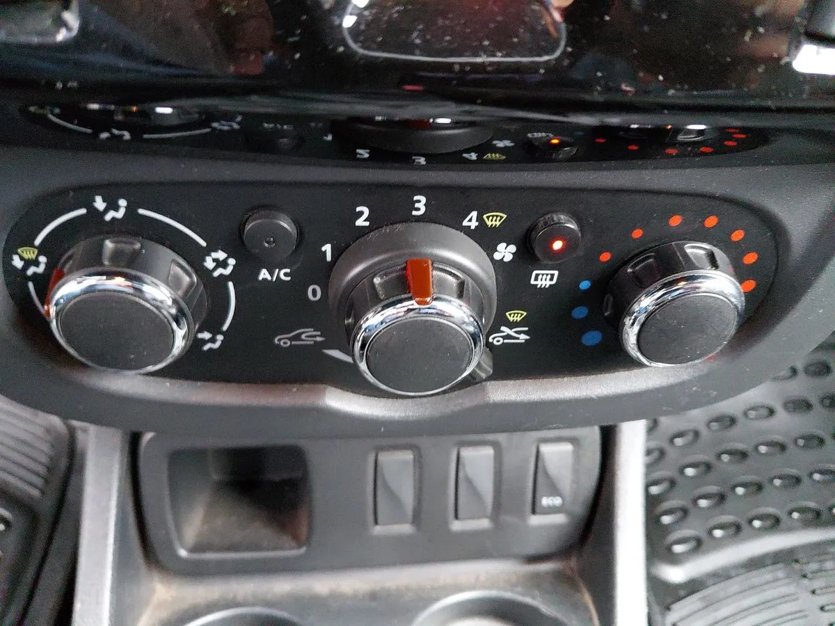 Renault Duster 1.6 Life 4x2 5mt 5p año 2019