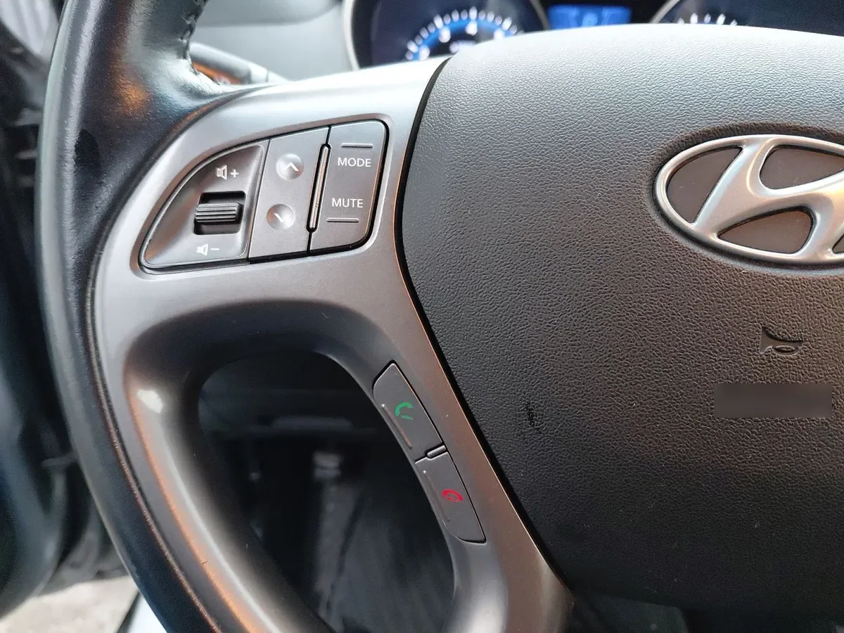 Hyundai Tucson 2.0 Gl 2wd Lm Pe Ac 2ab At 5p año 2016