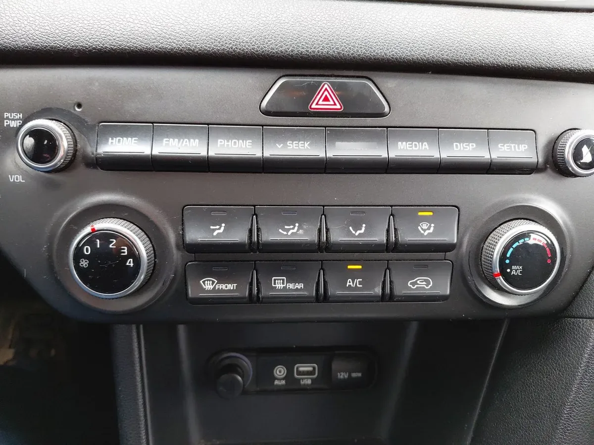 Kia Sportage 2.0 Lx 2wd Ac 6mt 5p año 2018