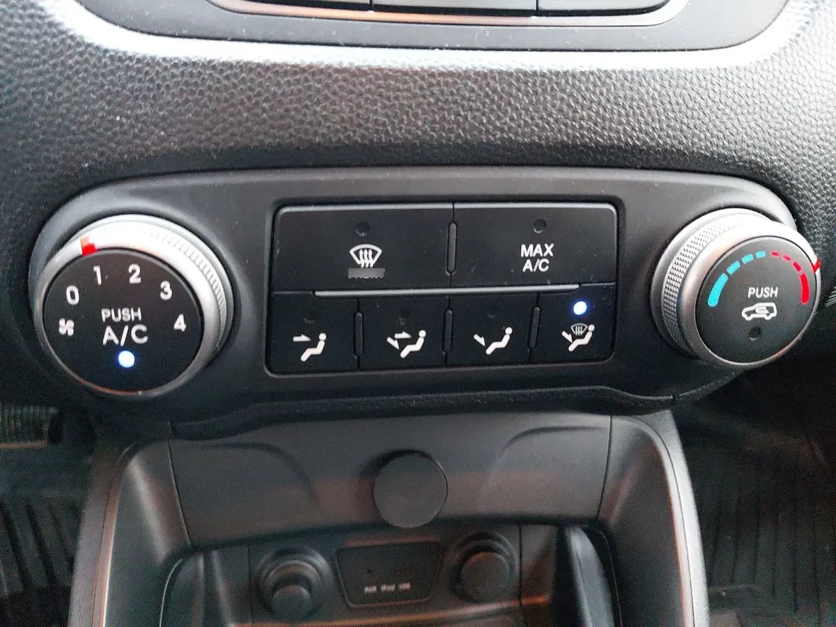 Hyundai Tucson 2.0 Gl 2wd Lm Pe Ac 2ab At 5p año 2016