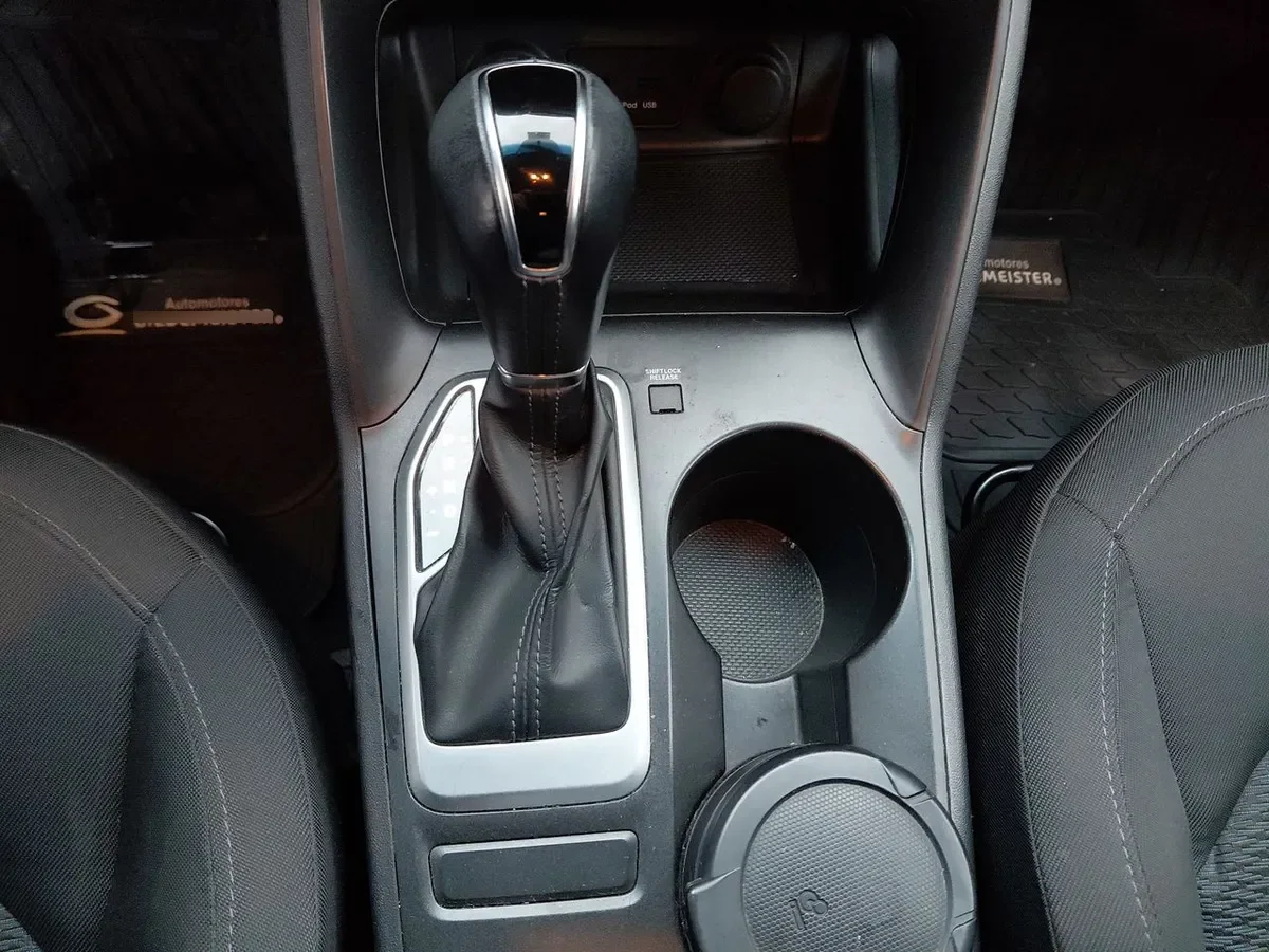 Hyundai Tucson 2.0 Gl 2wd Lm Pe Ac 2ab At 5p año 2016