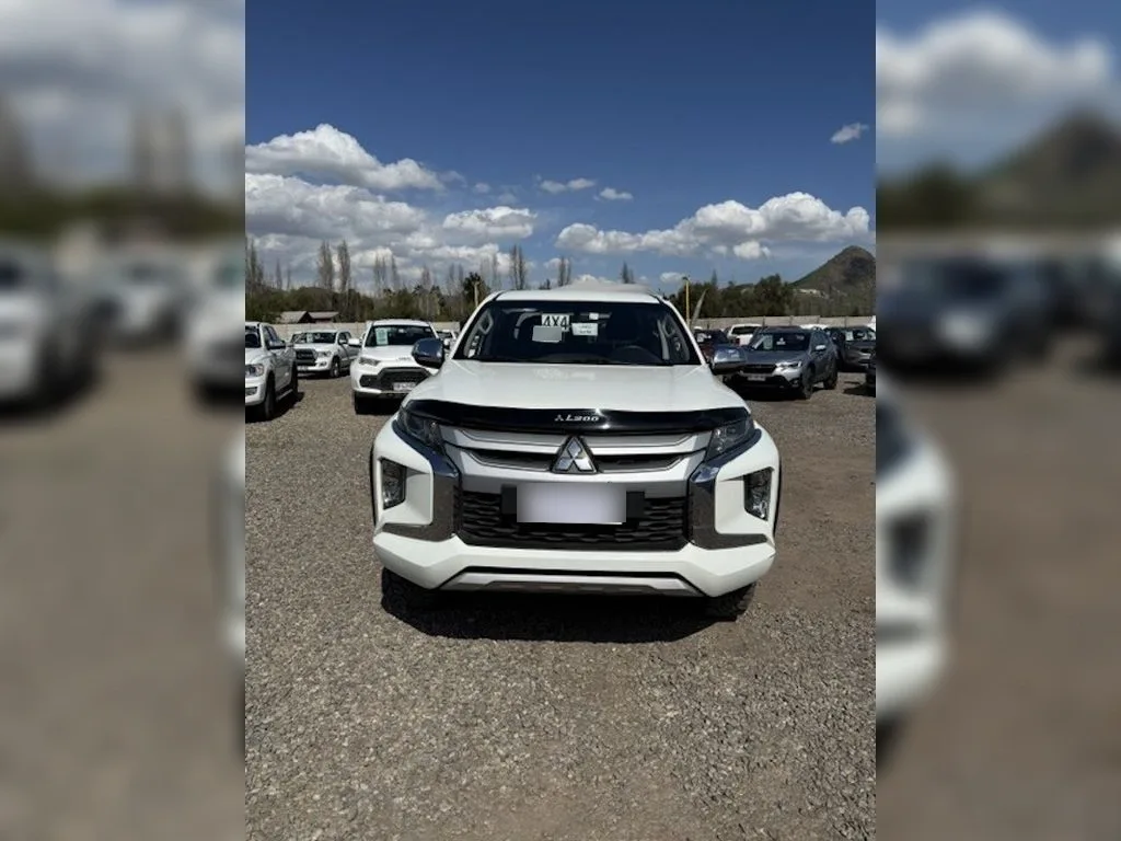 Mitsubishi L200 2.4 Katana año 2023
