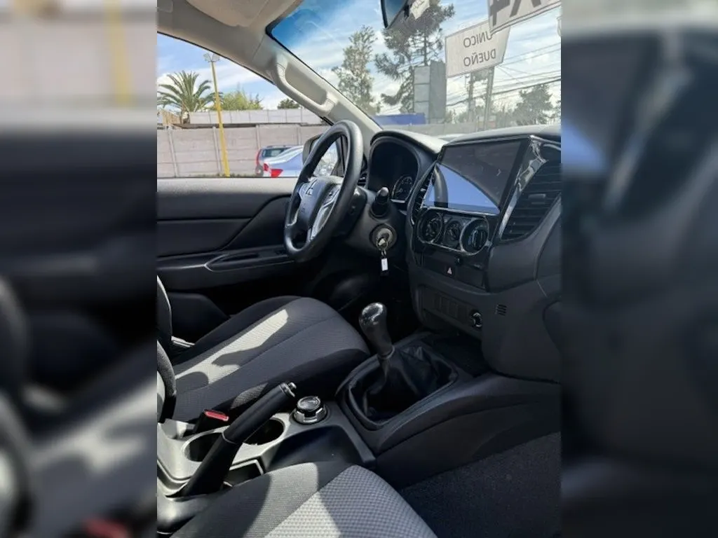 Mitsubishi L200 2.4 Katana año 2023