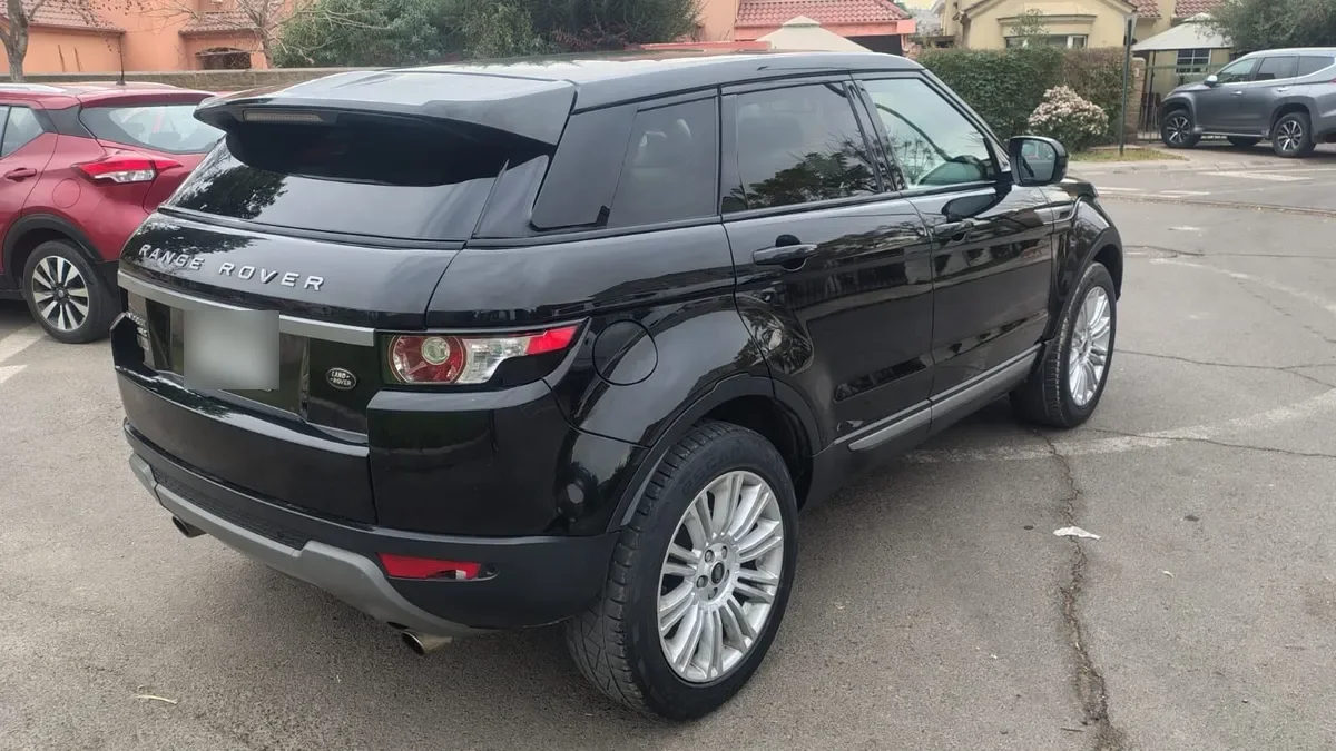 LAND ROVER EVOQUE 2.0 Dynamic 5p At 4x4 año 2013